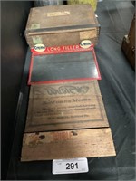 Adv. Cremo Display, Cigar Box With Metal Closure.