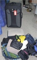 lot w/luggage, bags & purses