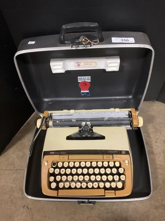Vintage Smith-Corona Galaxie Twelve Typewriter.