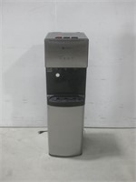 40"x 12"x 13" Avalon Water Dispenser Powers On