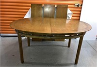 Vintage Oval Dining Table w/3 Leaves