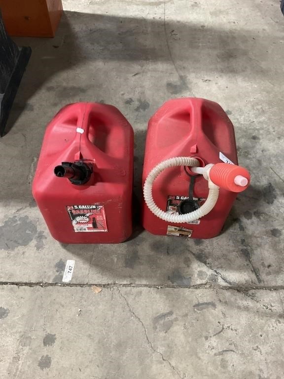(2) 5Gal Fuel Cans & Siphon.