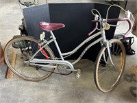 Vintage Ross Compact Womens Bicycle.