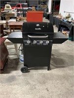Nice Char-Broil Gas Grill.