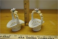 2 small porcelain baskets