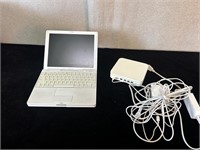 Apple Mac iBook G4 Laptop with Cords