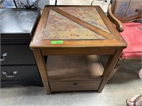 END TABLE W DRAWER