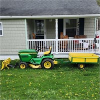 John Deere riding tractor great condition