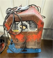 Lincoln 225 AMP Welder ( NO SHIPPING)