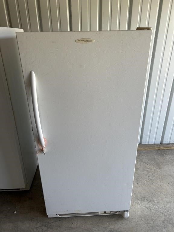 Frigidaire Freezer - 59 x 28 x 29