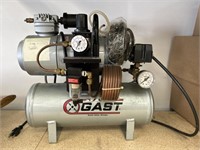 Gast Airtank with Replacement regulator