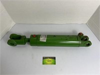 John Deere Cylinder