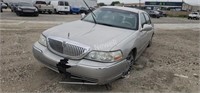 2008 LINCOLN TOWN CAR 640860 UNAUTHORIZED PARKING
