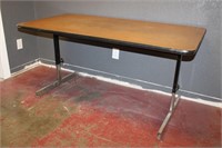 Metal Base Table 29 x 60 x 30