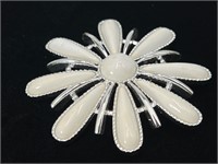 1960s Sarah Coventry Flower Brooch