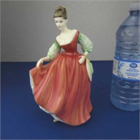 Royal Doulton Figurine - Fair Lady HN2832 1962