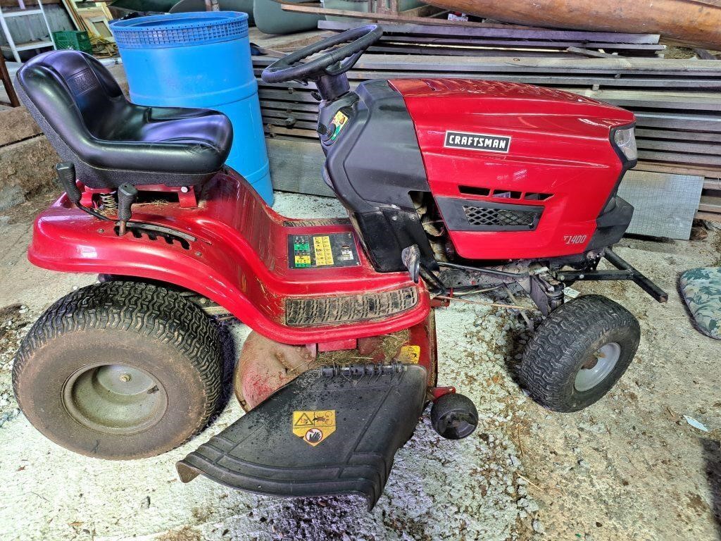 Craftsman 17.5 hp lawn tractor, 42" deck