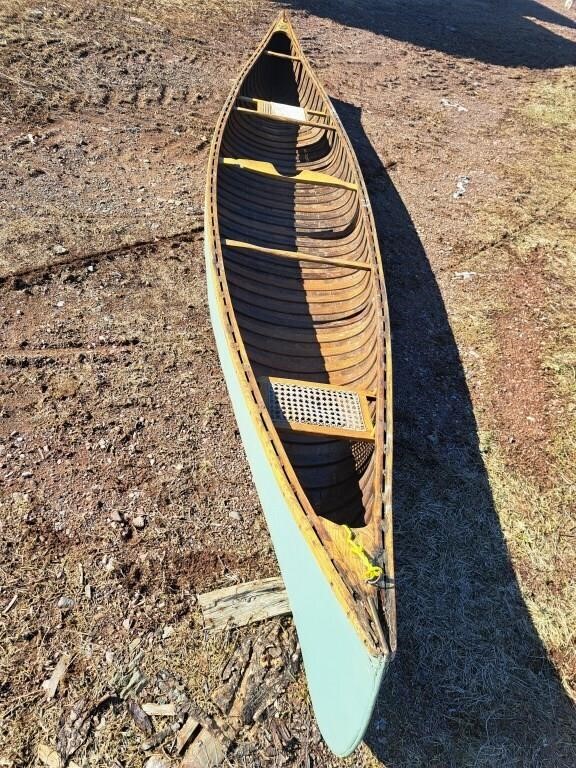 17' 8" Chestnut canoe