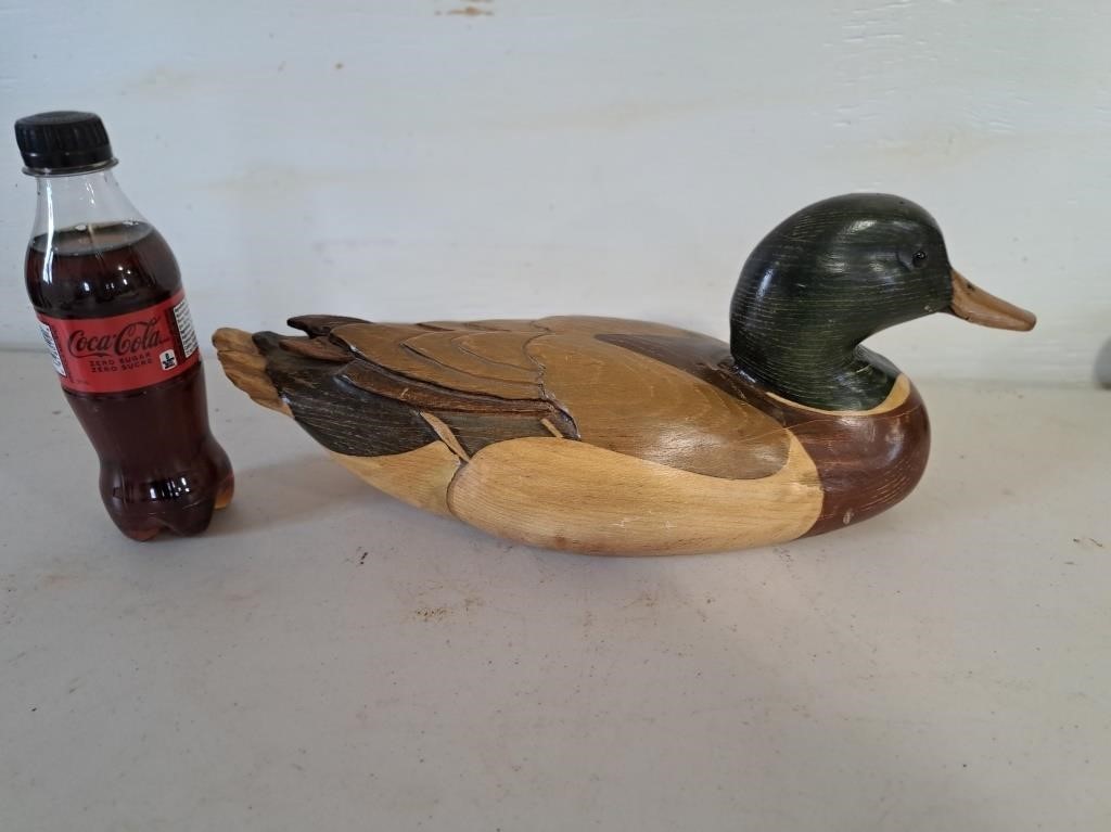 Carved duck Hersey Kyle Jr