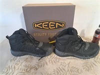 New Keen safety footware size 11D