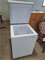 Apartment size deep freezer