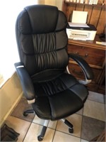 Black Leather Computer Chair  (Near New ~ Nice)