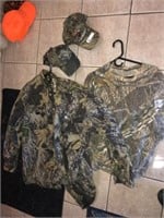 Mossy Oak Camo Shirts (L) & Caps