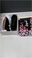 Quipid Black Crush Velvet Shoes size 6