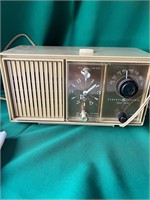 Vintage Clock Radio General Electric