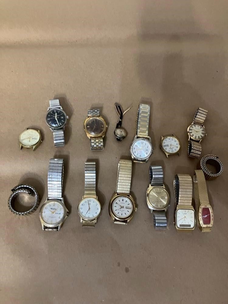 LOT OF ASSORTED WATCHES NOT TESTED