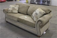 Broyhill Couch Approx 88"x37"x32"