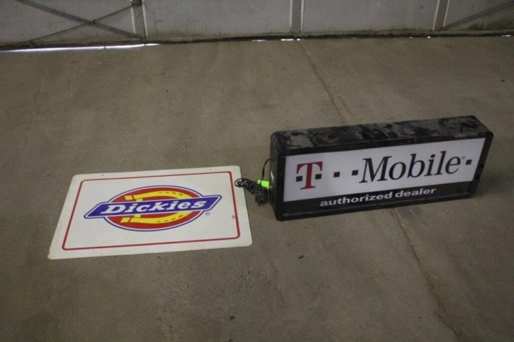 TecArt T-Mobile Lighted Sign 36"x14"x5.5" & Dickie