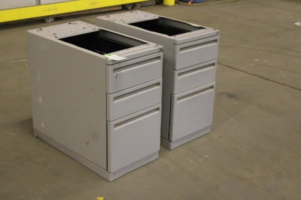 (2) File Cabinets Approx 15"x29"x27.25"