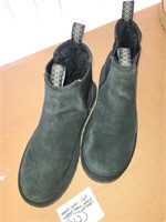 Sz 11 - Men's Uggs Boots - Lightly Worn