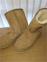 Sz 10 - Men's Uggs Boots - Lightly Worn