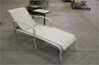 Lounger & Side Table Approx 18"x13"x26"