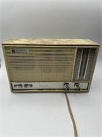 Vintage General Electric AM FM Radio