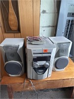 Sony Radio/CD Player with Speakers