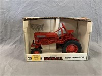 ERTL Farmall Cub Tractor (1/16)