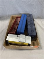 (4) Lionel O-Gauge Train Cars