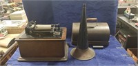 (1) Antique Edison Standard Phonograph