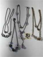 4 Pieces of Jewelry with Delicate Chains