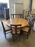 Table with 6 Chairs and 6 Leaves