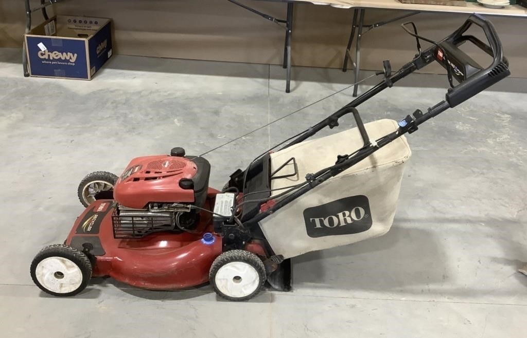 Toro gas self-propelled lawn mower
