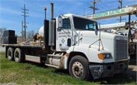 1999 Freightliner Conventional FLD112, w/