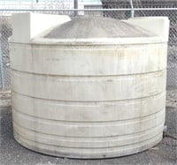 Unmarked Poly Tank, 81" x 5'
