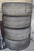 Lexani Black Performance Tires (31" Diameter) w/