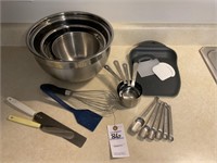 Stainless Steel Mixing Bowls & Other Kitchen Items