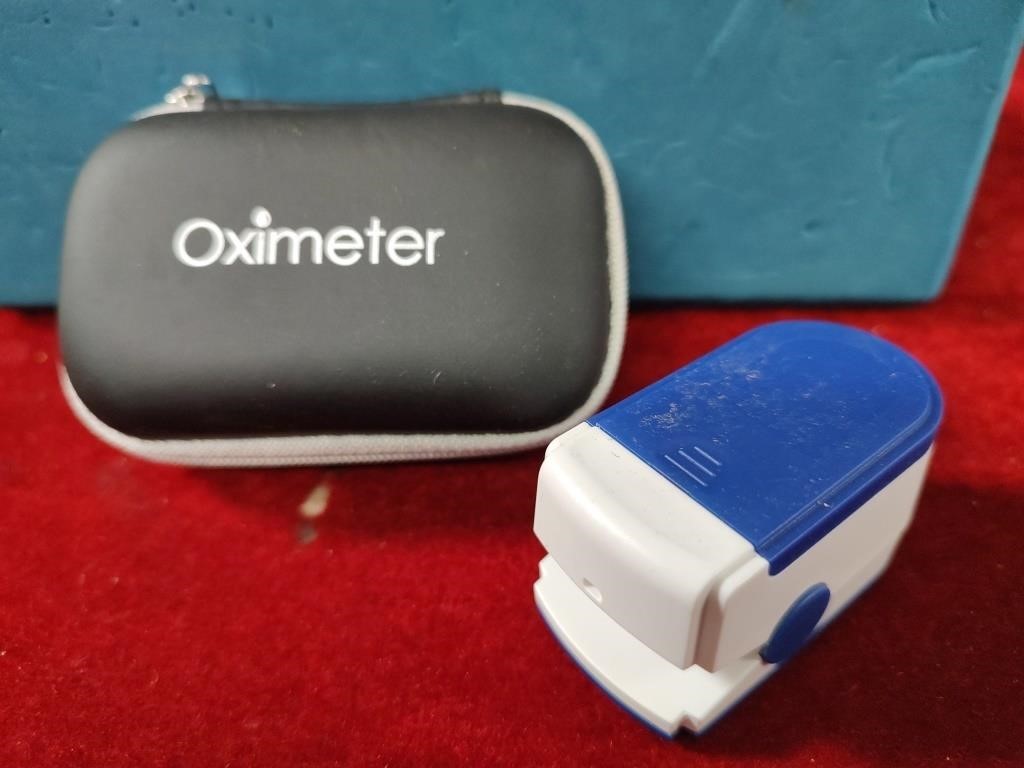 Oximeter in Case