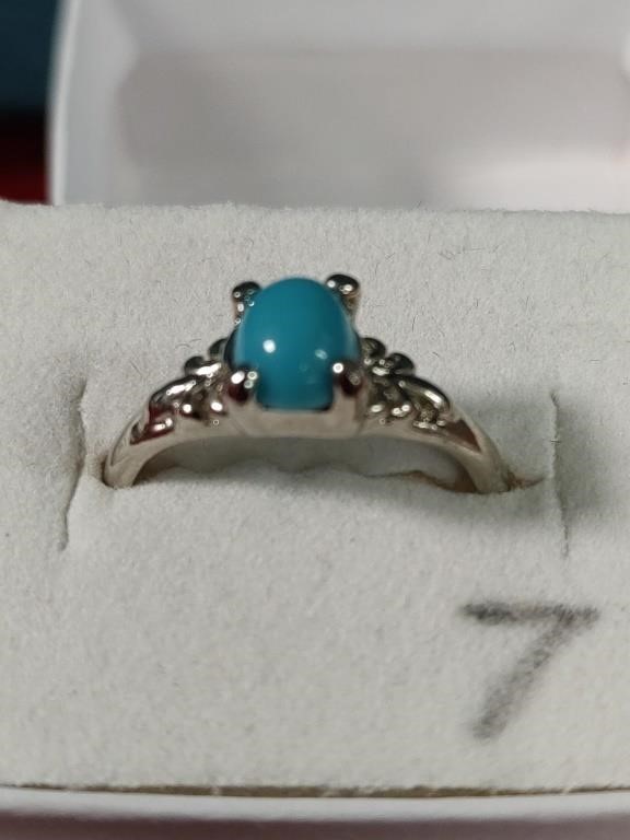 Size 7 Turquoise Like Ring